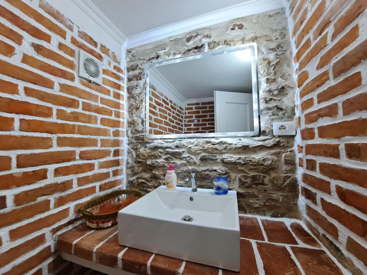 "Villa 70" Guesthouse Gjirokastra Kültér fotó
