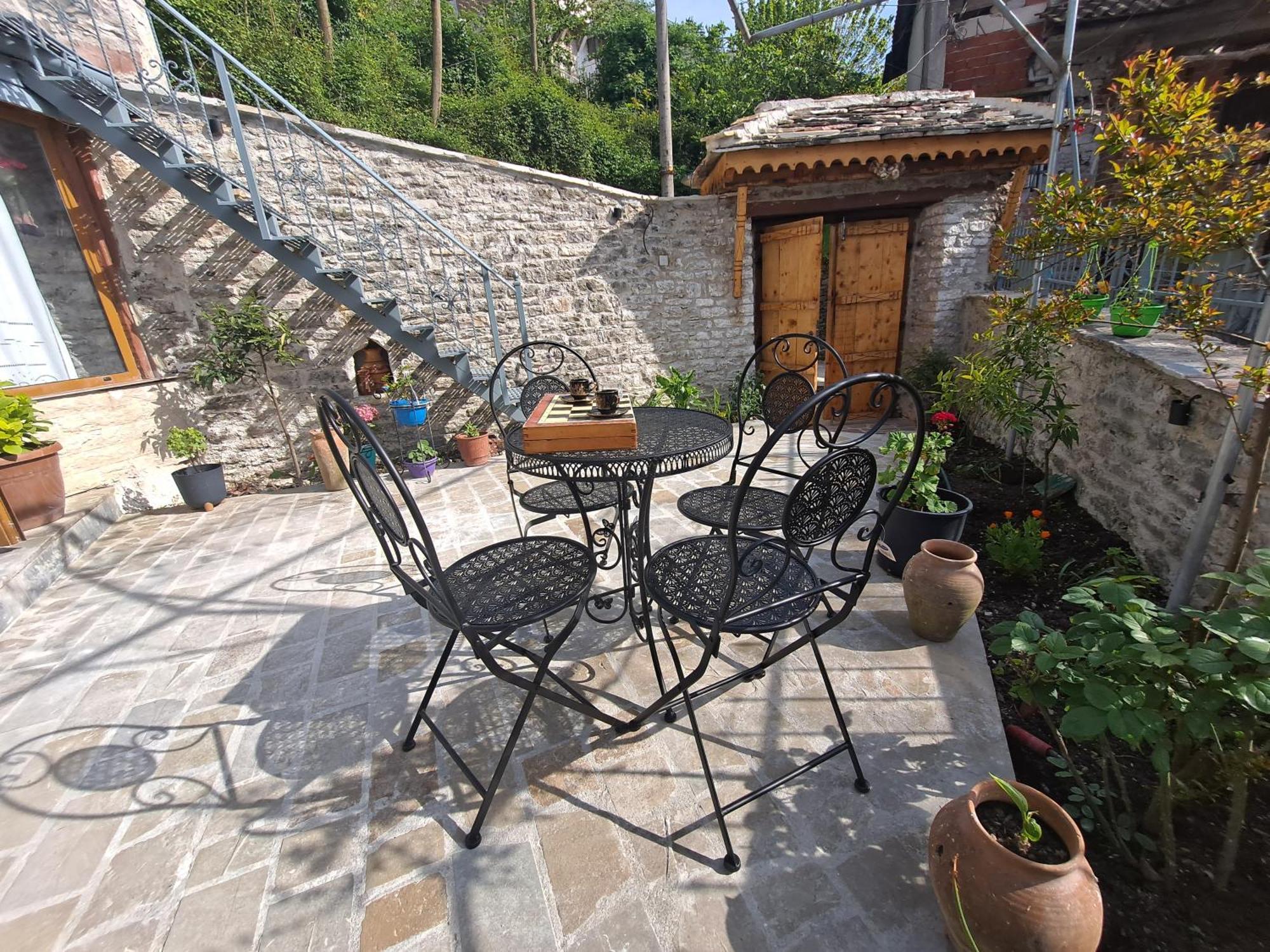 "Villa 70" Guesthouse Gjirokastra Kültér fotó