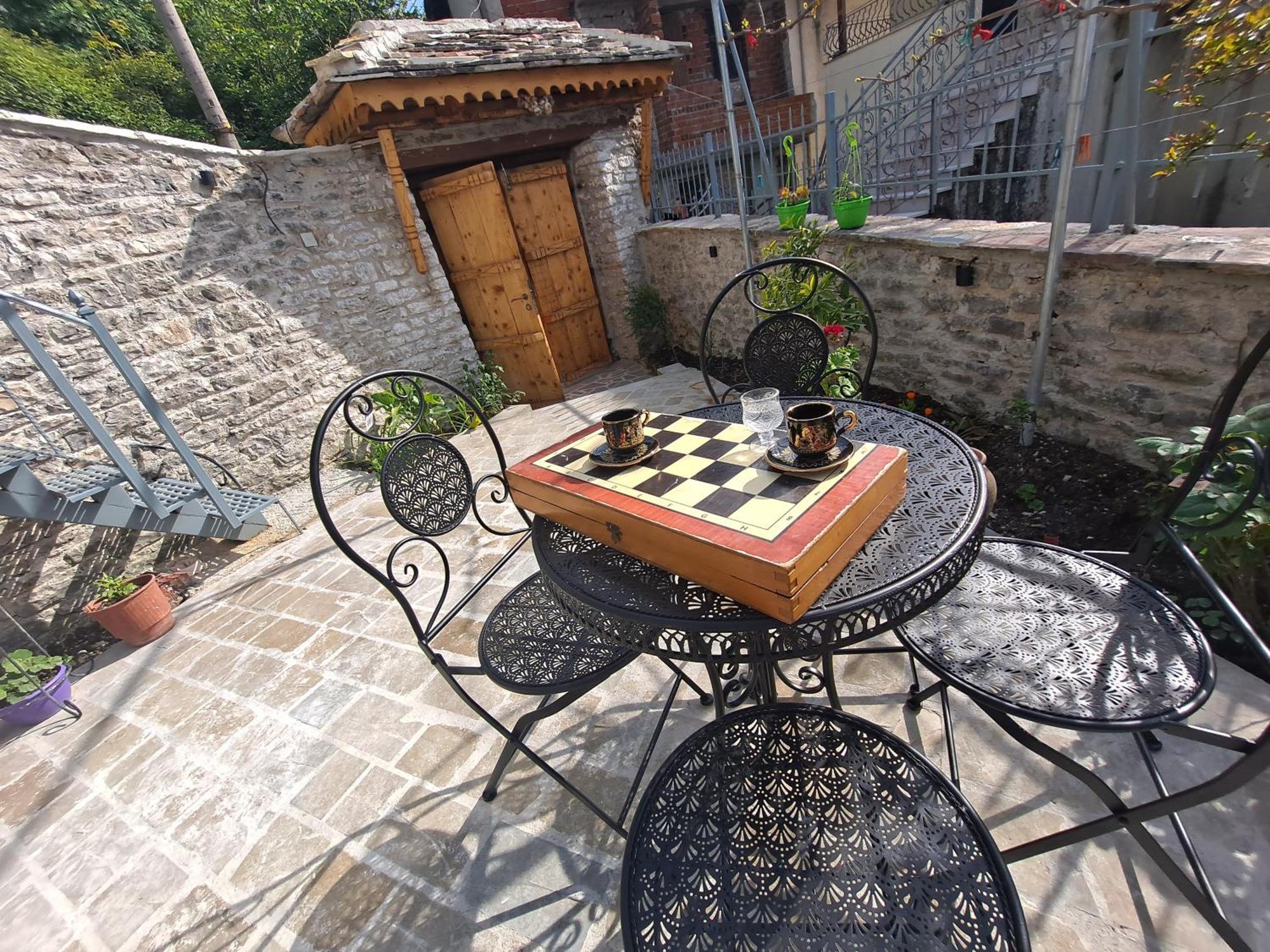 "Villa 70" Guesthouse Gjirokastra Kültér fotó
