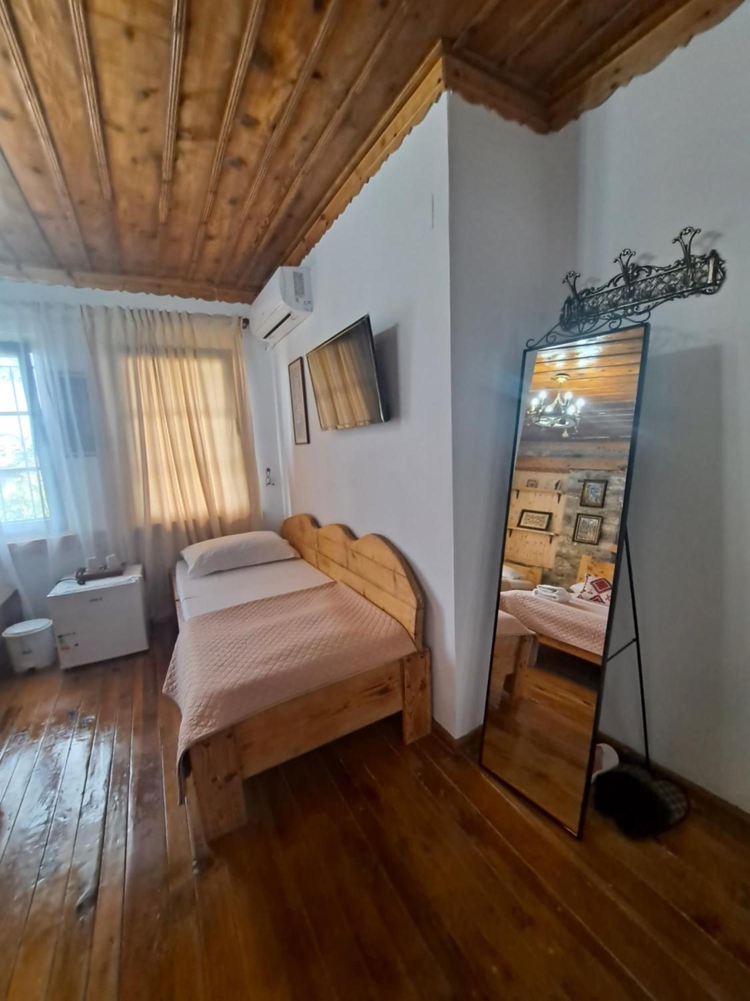 "Villa 70" Guesthouse Gjirokastra Kültér fotó