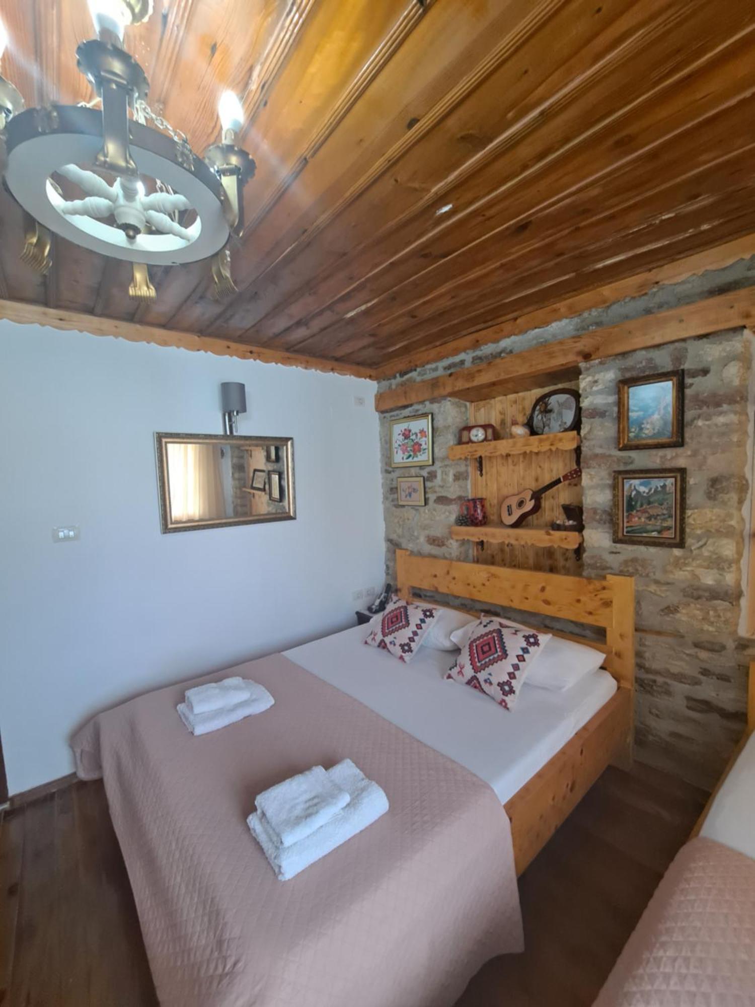 "Villa 70" Guesthouse Gjirokastra Kültér fotó